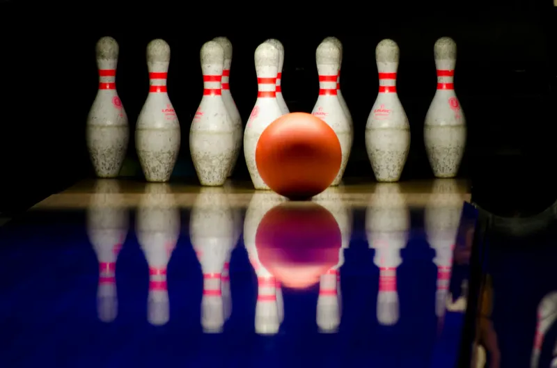 Piste de bowling portable avec quilles installée pour une animation