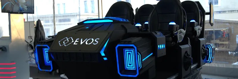 Navette VR 4 places avec passagers équipés de casques de réalité virtuelle