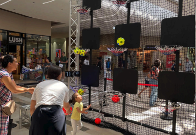 Morpion basket géant avec grille et paniers pour animation en centre commercial
