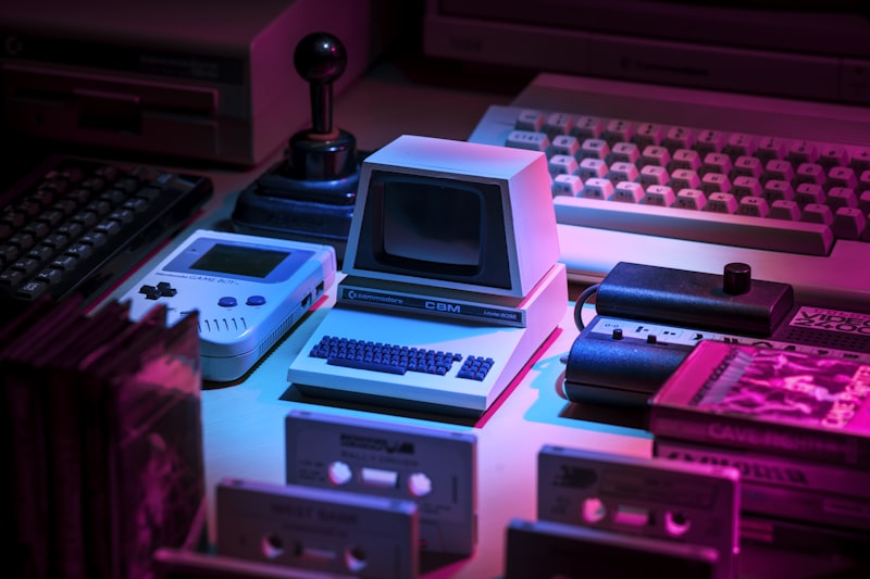 Manettes et consoles rétro proposant des jeux de Mario Kart à Fortnite